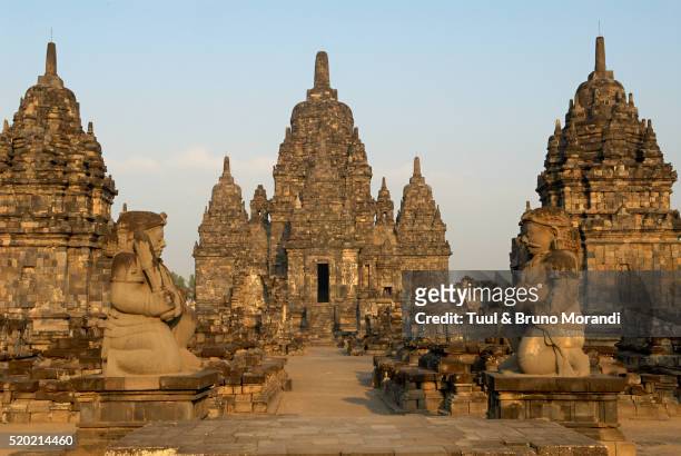 indonesia, java island, prambanan, remains of candi sewu temple. - ボロブドゥール寺院 ストックフォトと画像
