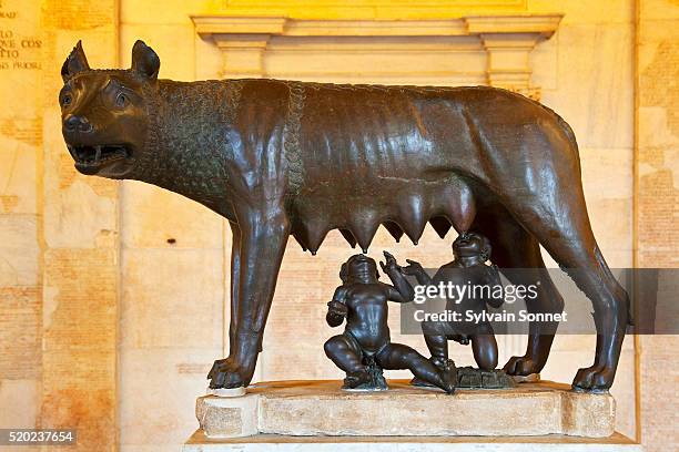 Romanulus 253 Romulus And Remus Statue Stock Photos, High-Res Pictures, and ...