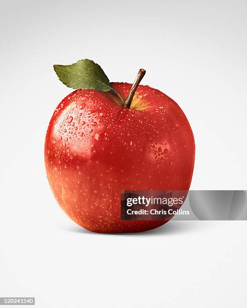 red apple - frische stock-fotos und bilder