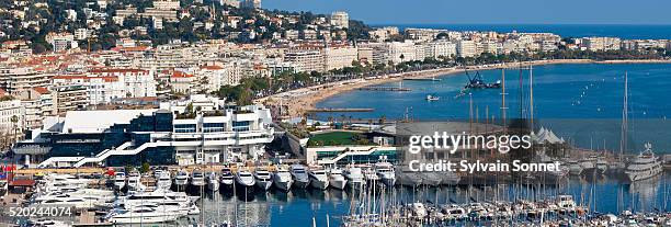 bay of cannes, france - cannes croisette stock-fotos und bilder