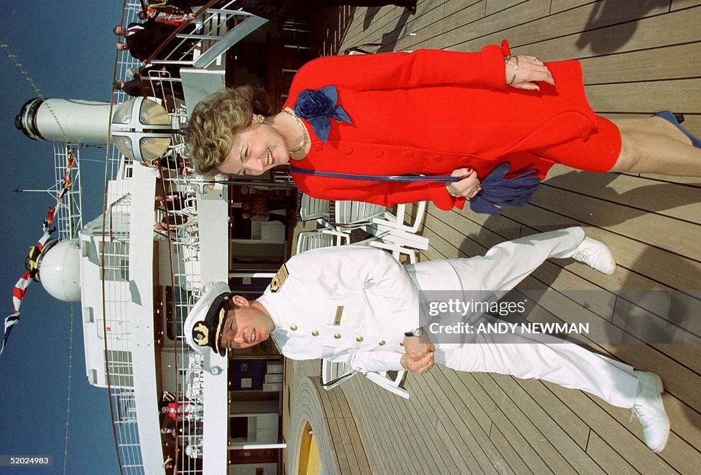 Princess Margriet Francisca (R) of the Netherlands