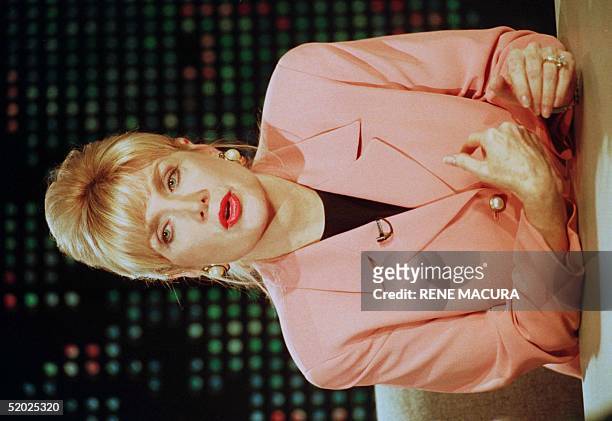 Gennifer Flowers gestures during her live interview on CNN's Larry King Live show in Hollywood, CA 23 January. According to reports leaked to the...