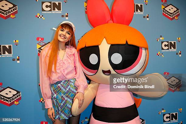 117 Family Friends Fun Day By Kids Tv Channels Cartoon Network And  Boomerang Photos and Premium High Res Pictures - Getty Images