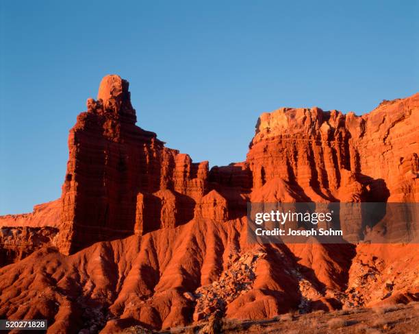 cliffs in capitol reef national park - capitol reef national park stock pictures, royalty-free photos & images