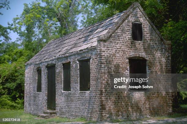 slave quarters - slave quarters stock pictures, royalty-free photos & images
