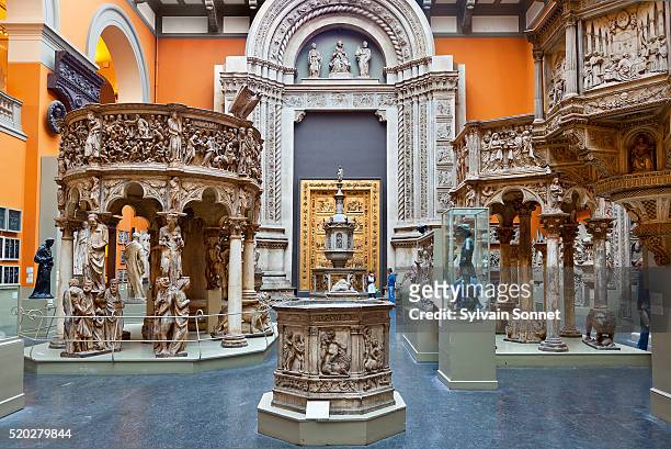 view of the east cast court at the victoria and albert museum - victoria and albert museum fotografías e imágenes de stock