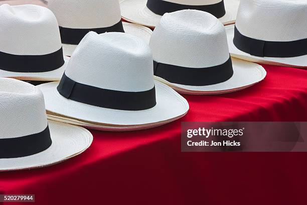 panama hats for sale. - casco viejo stock-fotos und bilder