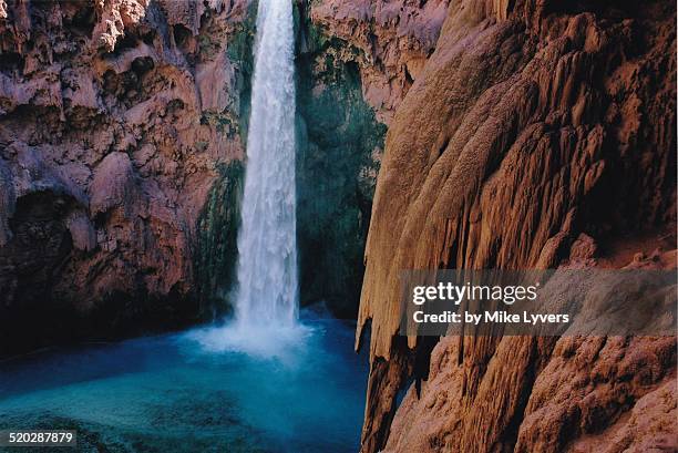 mooney falls and travertine formation - mooney falls stock pictures, royalty-free photos & images