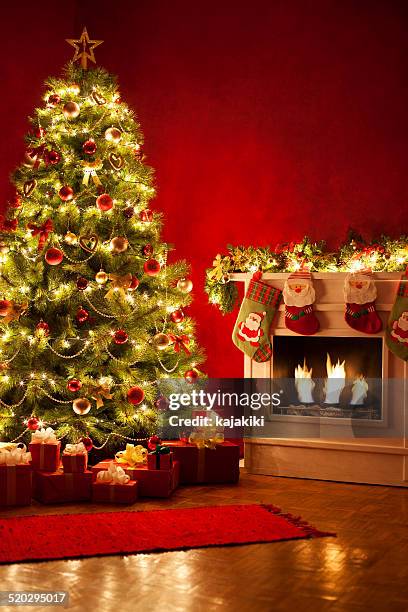 christmas tree - hanging christmas lights stock pictures, royalty-free photos & images