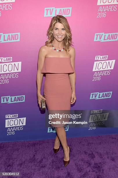 Actress Lori Loughlin attends 2016 TV Land Icon Awards at The Barker Hanger on April 10, 2016 in Santa Monica, California.