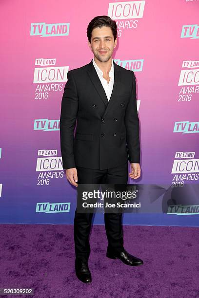 Actor Josh Peck attends 2016 TV Land Icon Awards at The Barker Hanger on April 10, 2016 in Santa Monica, California.