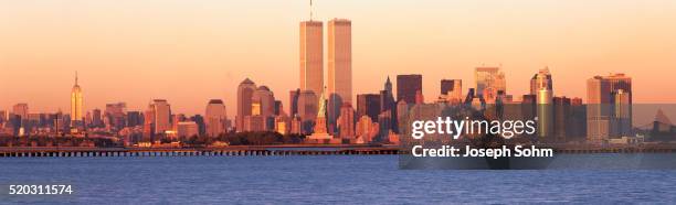 manhattan skyline - twin towers manhattan stock pictures, royalty-free photos & images