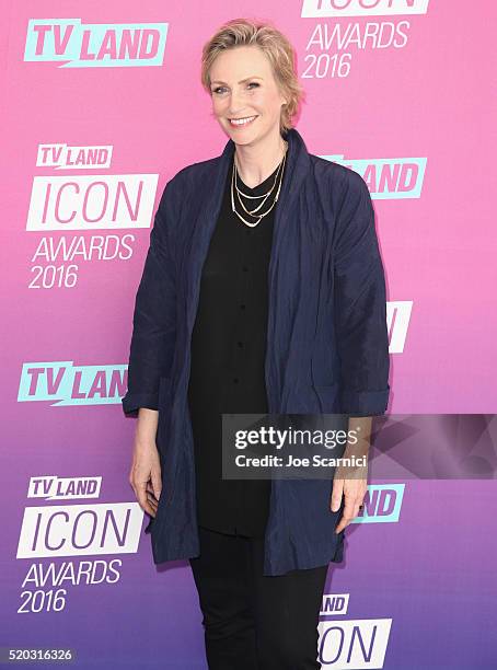 Actress Jane Lynch attends 2016 TV Land Icon Awards at The Barker Hanger on April 10, 2016 in Santa Monica, California.