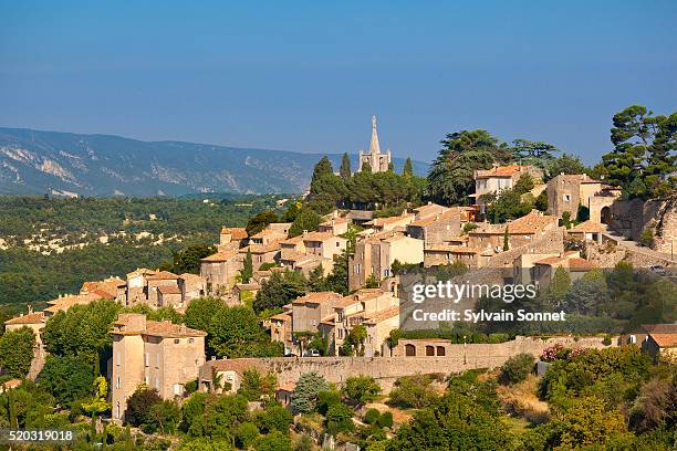 europe, france, vaucluse, luberon, perched village of bonnieux - vaucluse stock-fotos und bilder