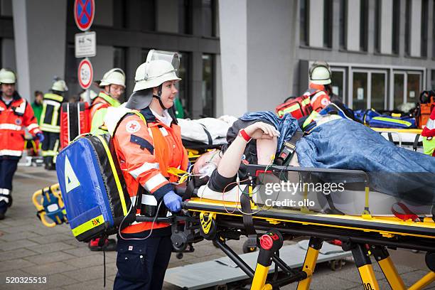 Diaster Injuries 1,009 Disaster Relief Doctor Stock Photos, High-Res Pictures, and ...