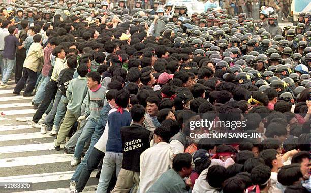 Emi Riot 113 Jin Po Stock Photos, High-Res Pictures, and Images - Getty Images