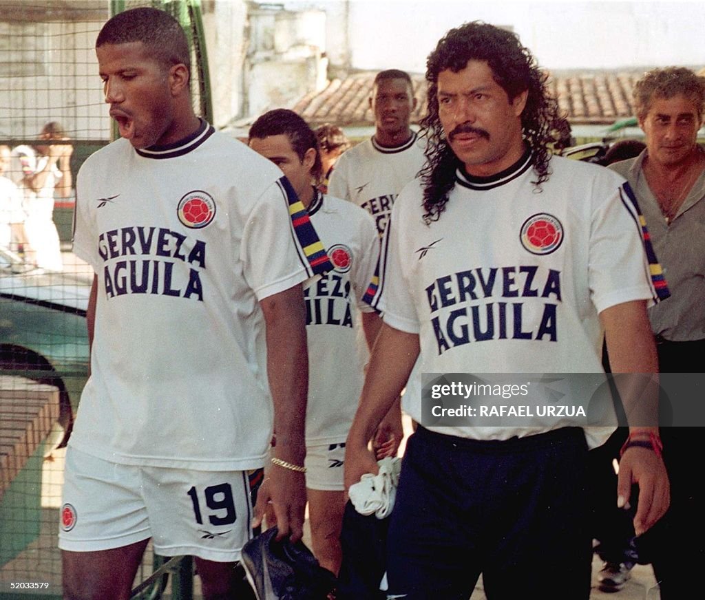 Columbian soccer players Hamilton Rica (L) and Ren