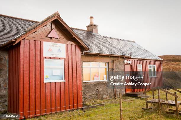 the alan evans memorial hostel, youth hostel on raasay, scotland, uk. - raasay stock pictures, royalty-free photos & images