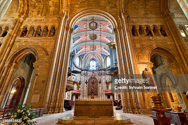 europe, portugal, lisbon, se patriarcal cathedral - cattedrale della sé foto e immagini stock