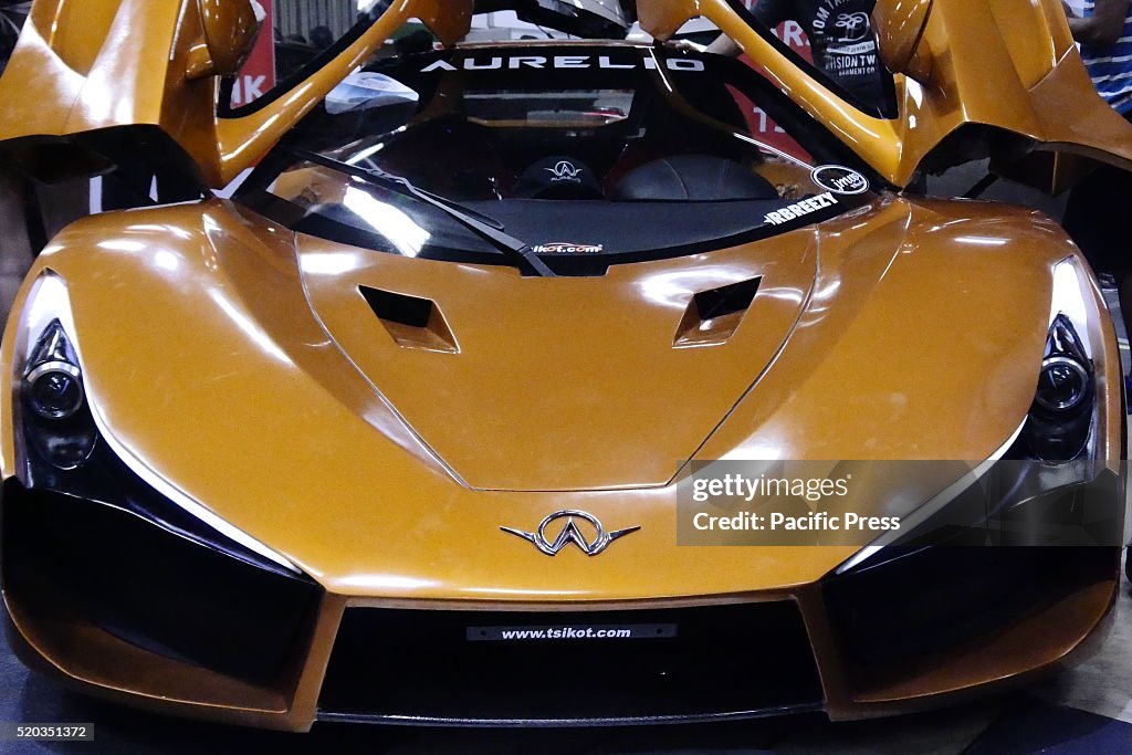 A locally made kit car as a sports car, Manila