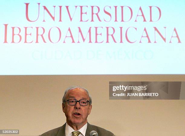 El ex jefe de los inspectores de armamento de la ONU en Irak, Hans Blix, participa en una conferencia realizada en la ciudad de Mexico el 19 de enero...