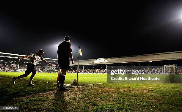 Lee Clarke of Fulham runs up to take a corner during the FA Cup Third Round Relpay match between Fulham and Watford at Craven Cottage on January 19,...