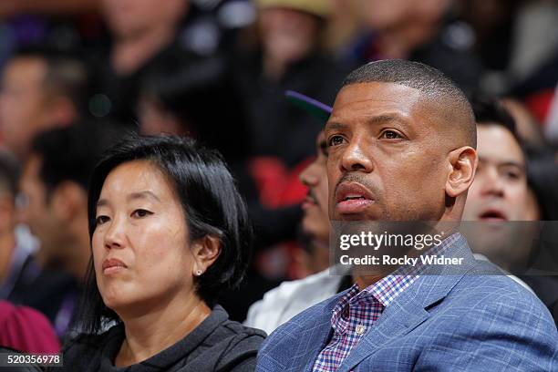 Sacramento mayor Kevin Johnson and wife Michelle Rhee attend the game between the Washington Wizards and Sacramento Kings on March 30, 2016 at Sleep...