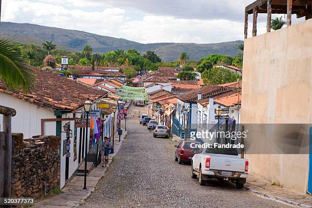 street of the city pirenopolis brazil - pirenopolis foto e immagini stock