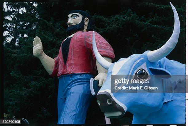 paul bunyan and babe the blue ox at trees of mystery, california - paul bunyan ox stock pictures, royalty-free photos & images