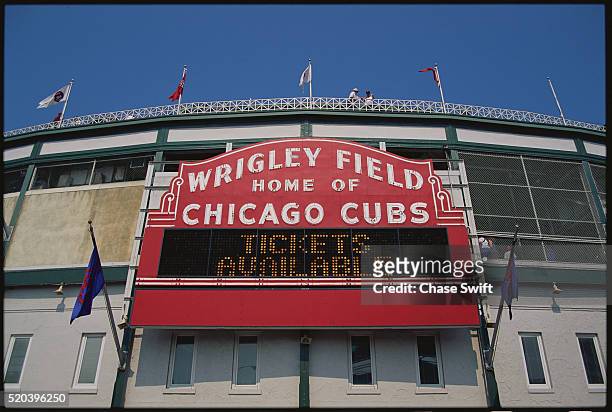 1,091 Wrigley Field Sign Stock Photos, High-Res Pictures, and Images -  Getty Images