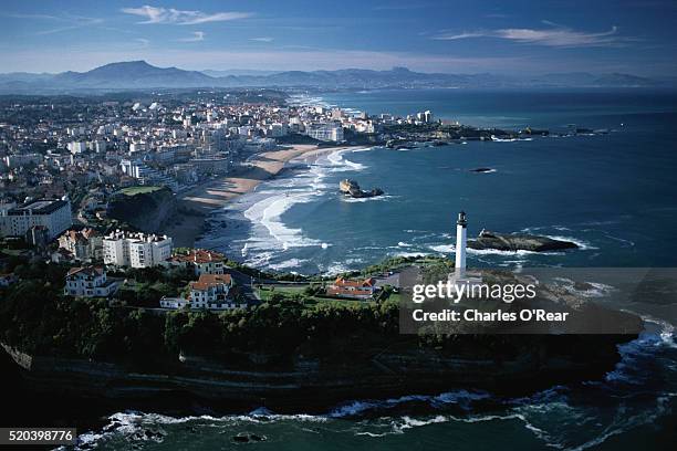 coastline of biarritz - biarritz fotografías e imágenes de stock