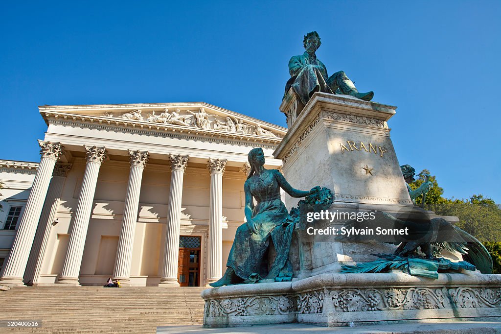 Europe, Europe central, Hungary, Budapest, Monument to poet Janos Arany in front of the Hungarian National Museum built in the Neo-Classical design by Mihaly Pollack from 1837-1847.