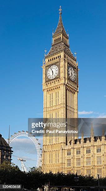 houses of parliament, london, england, uk - millennium wheel imagens e fotografias de stock