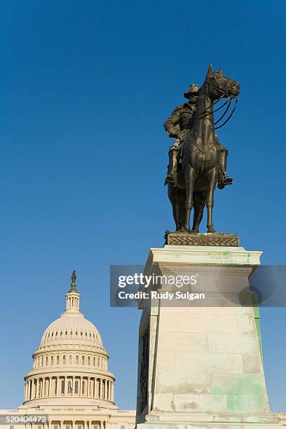 capitol building and grant monument - ulysses s grant statue stock pictures, royalty-free photos & images