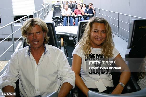 Hansi Hinterseer, Ehefrau Romana Hinterseer, privat am Rande von ZDF-Show "Unserer größten Schlagerstars" am im "Europa Park" in Rust, Deutschland.