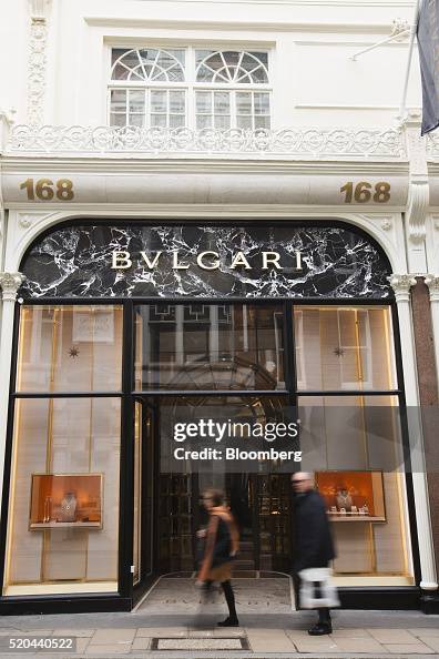 19 Inside A Bulgari Spa Store As Lvmh Moet Hennessy Louis Vuitton Se  Reports 1q Sales Stock Photos, High-Res Pictures, and Images - Getty Images
