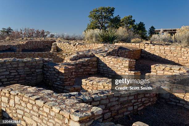 anansazi heritage center - anasazi ruins stockfoto's en -beelden