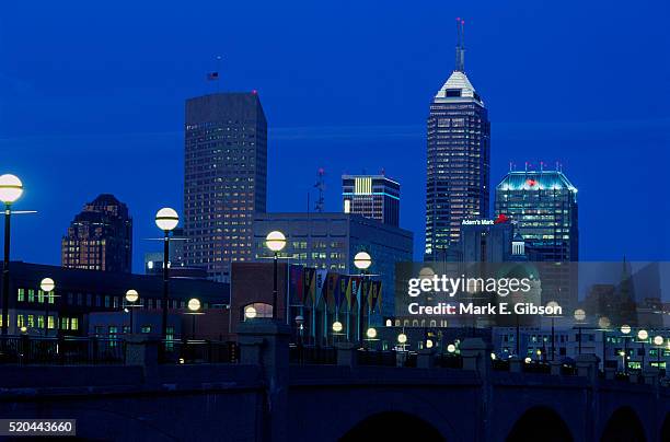 metropolitan indianapolis - indianapolis skyline stockfoto's en -beelden