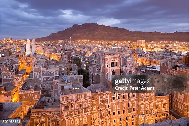 city of sanaa in yemen - sanaa fotografías e imágenes de stock