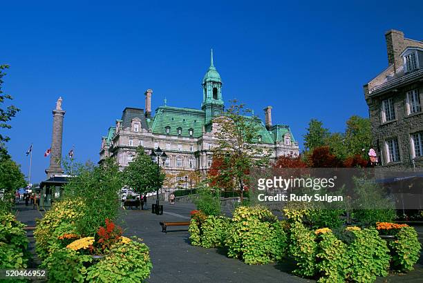 place jacques-cartier and hotel de ville in montreal - hotel de ville montreal stock pictures, royalty-free photos & images