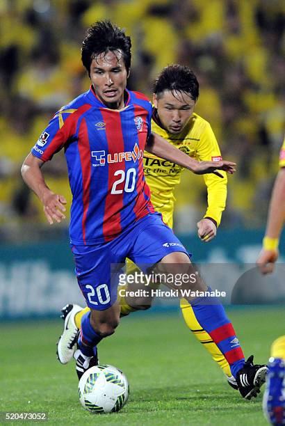 Ryoichi Maeda of FC Tokyo in action during the J.League match between Kashiwa Reysol and FC Tokyo at the Hitachi Kashiwa Soccer Stadium on April 10,...
