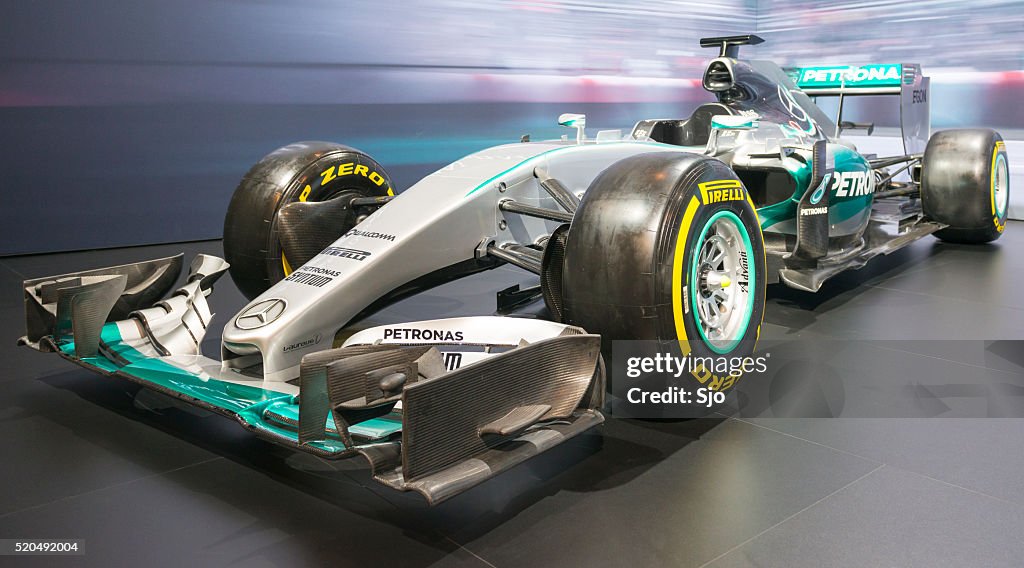 Mercedes F1 W06 carreras de Fórmula 1 de coche híbrido