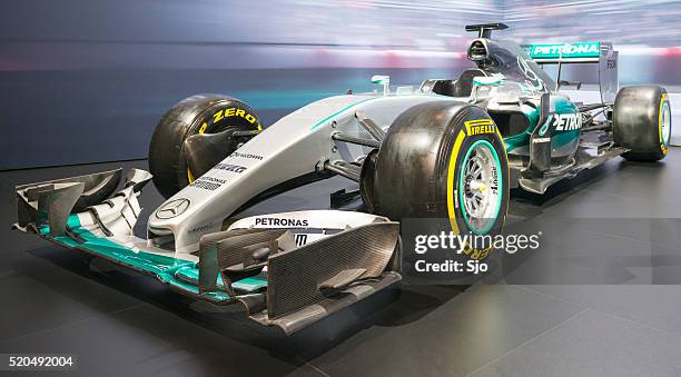 mercedes f1 w06 hybride voiture de course de formule 1 - formula one racing photos et images de collection