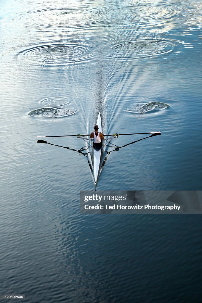 Single Rower Scull Woman Rowing Single Scull High-Res Stock Photo - Getty Images