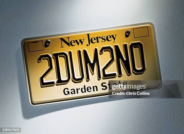 2dum2no vanity license plate - registration plate stock pictures, royalty-free photos & images