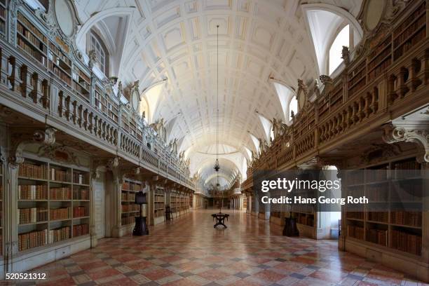 Vast Library Photos and Premium High Res Pictures - Getty Images