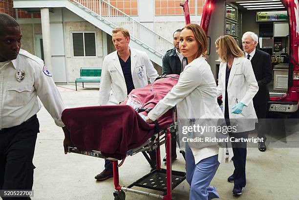 You're Gonna Need Someone on Your Side" - Stephanie's relationship to Kyle becomes complicated. Meanwhile, Meredith encourages Amelia and Owen to...