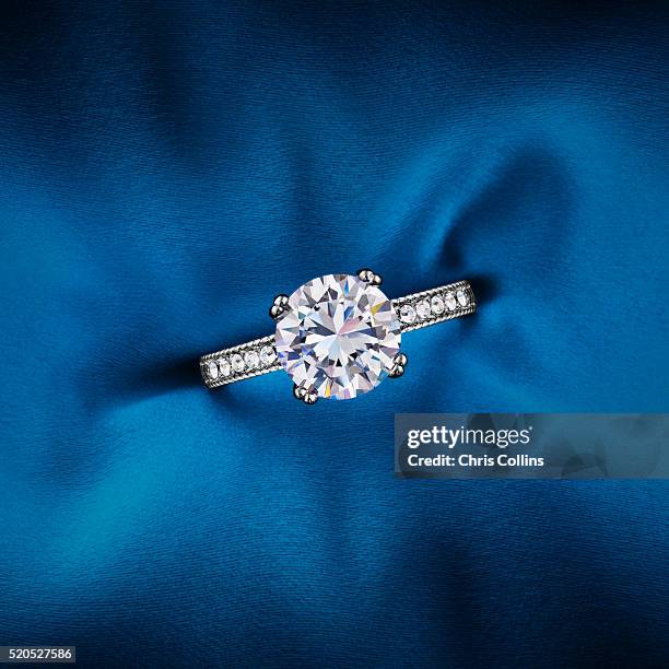 engagement ring - diamond gemstone imagens e fotografias de stock