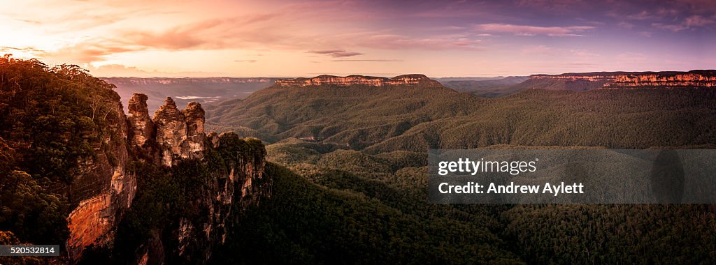 Three Sisters Blue Mountains