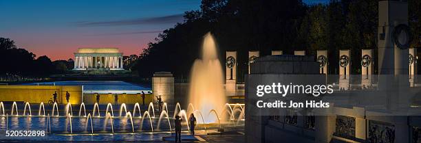 the national world war ii memorial in washington, dc. - world war ii memorial stock pictures, royalty-free photos & images